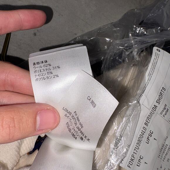LOUIS VUITTON Casual Shorts Cream White and white wool oversize Bermudas SZ L - Picture 9 of 10